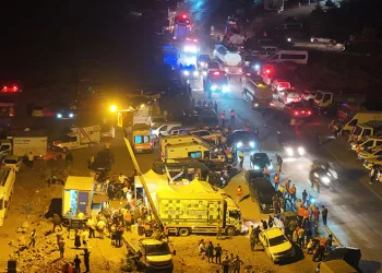 Alevlerle mücadele gece gündüz sürüyor