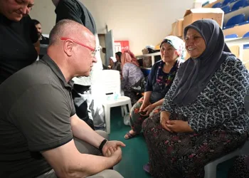 AK Parti’den yangın bölgelerine çıkarma