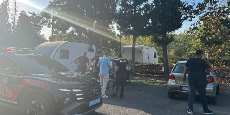 Kendisine küfreden arkadaşını silahla vurdu