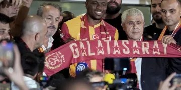 Osimhen imza için İstanbul’da