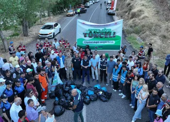 Tunceli’deki temizlik kampanyasına vali de katıldı