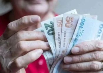 En düşük emekli maaşı 16 bin 881 TL’ye yükseltildi