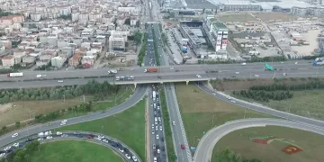 Scooterli gencin tehlikeli yolculuğu kamerada
