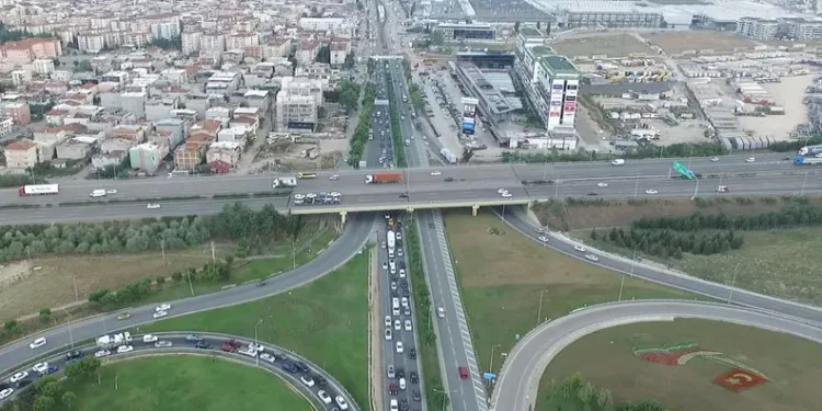 Scooterli gencin tehlikeli yolculuğu kamerada