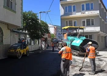 Osmangazi’nin yollarında yoğun asfalt mesaisi