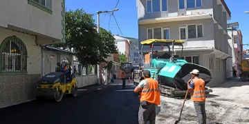 Osmangazi’nin yollarında yoğun asfalt mesaisi