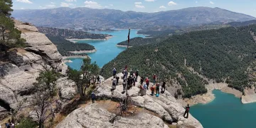 Kahramanmaraş’ta Güredil Kalesi göz dolduruyor
