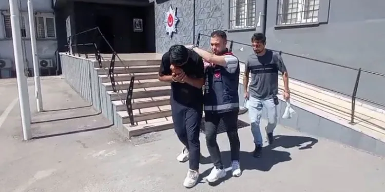 Bursa’da oğlu sandığı dolandırıcıya 672 bin lira kaptırdı