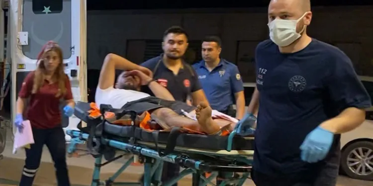 Bursa’da yol kenarında alkol alırken, av tüfeğiyle vuruldu