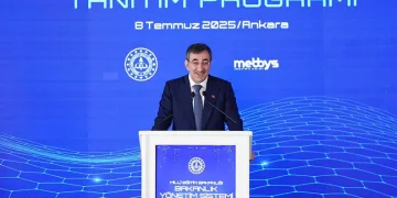 “Teknoloji dar bir zümrenin kontrolünde olursa toplumsal eşitsizlikleri derinleştirebilir”