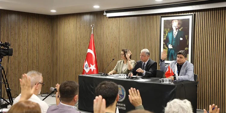 Mudanya’da Belediye Meclisi’ne tatil yok