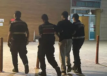 Uyuşturucu satıcısı kovalamaca sonucu yakalandı