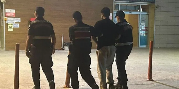Uyuşturucu satıcısı kovalamaca sonucu yakalandı