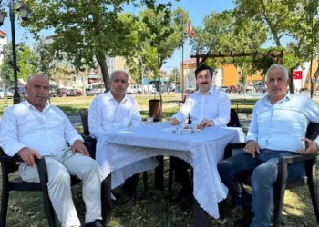 Ercan Özel makamını parka taşıdı
