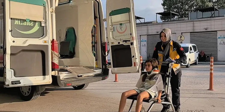 Bursa’da iki otomobil çarpıştı: 1’i ağır 4 yaralı