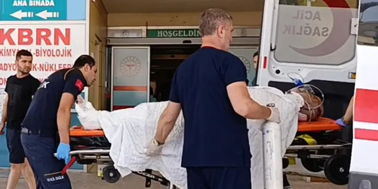 Bursa’da 3. kattan düşen yaşlı adam ağır yaralandı