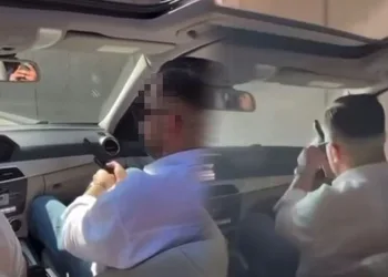 Bursa’da seyir halindeki araçtan peş peşe böyle ateş açtı