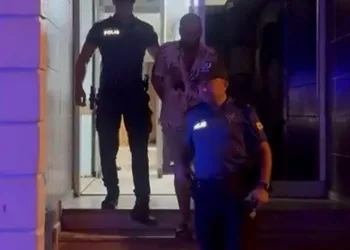 34 yıl cezası bulunan şahıs ruhsatsız silahla yakalandı
