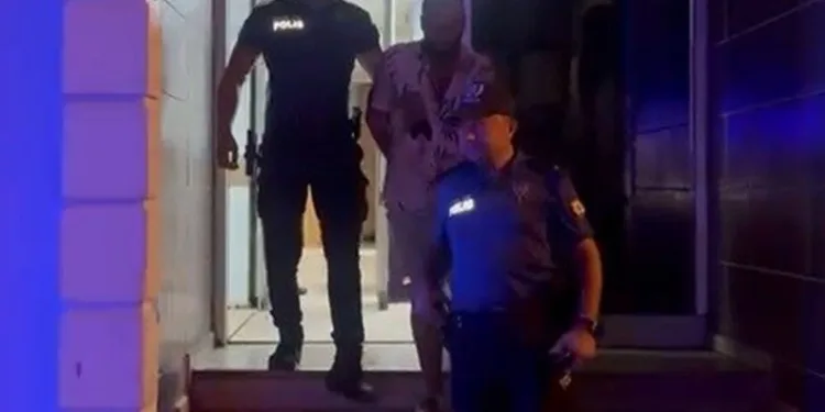 34 yıl cezası bulunan şahıs ruhsatsız silahla yakalandı