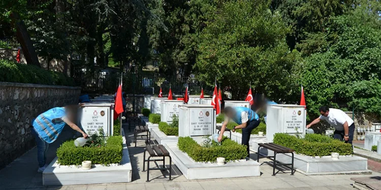 Bursa’da şehitler ve gazilere vefa ziyareti