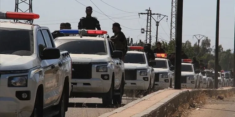 İçişleri Bakanı Yerlikaya ile Aile ve Sosyal Hizmetler Bakanı Göktaş, Karşıyaka Mezarlığı’nda yer alan 15 Temmuz Şehitliğindeki anma törenine katıldı