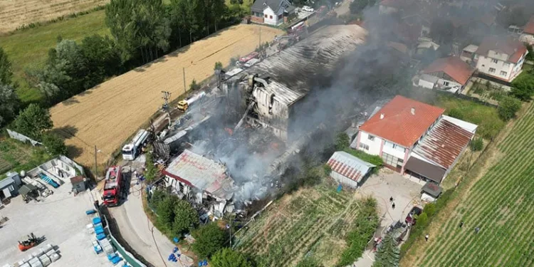 Bolu’daki fabrika yangını kontrol altına alındı