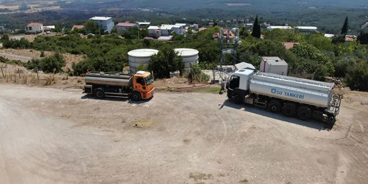 İzmir Bornova’da vatandaş aylardır içme suyuna hasret