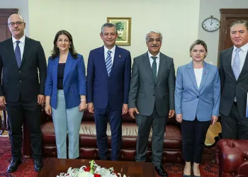 DEM Parti’den Özgür Özel’e ziyaret