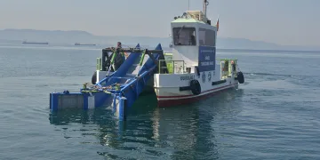 Büyükşehir’den deniz temizliği