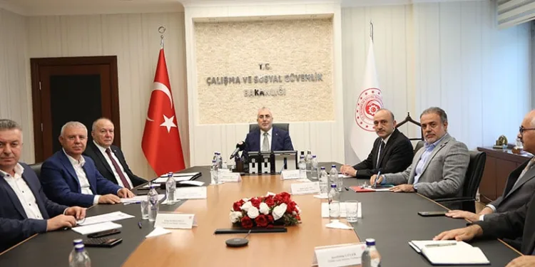 Kamu İşçilerine Yüzde 24 Zam Teklifi