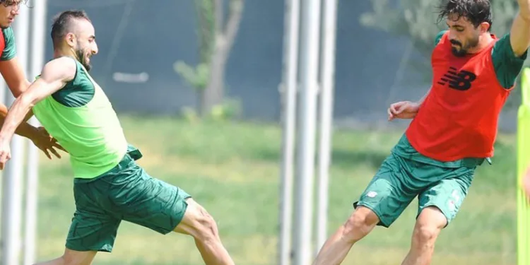 Bursaspor sabah antrenmanında tempoyu yükseltti