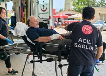 Bursa’da bir işçi elini motorlu testereye kaptırdı