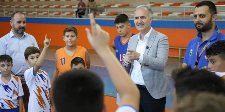 İnegöl Belediyesi yaz spor okullarında 1.792 çocuk sporla buluştu