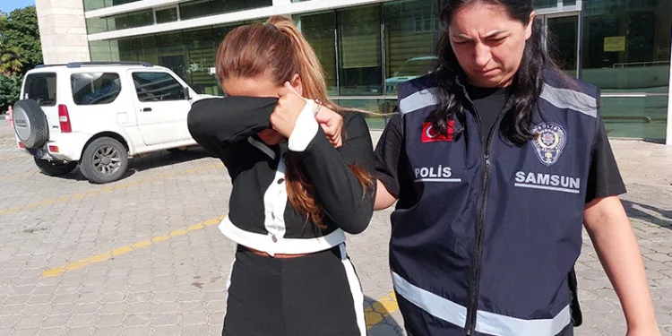 Genç kadın yengesini bıçakladı