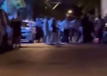 Bursa’da iki grup arasında çıkan kavga kamerada