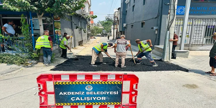 Akdeniz’in her mahallesine hizmet götürülüyor