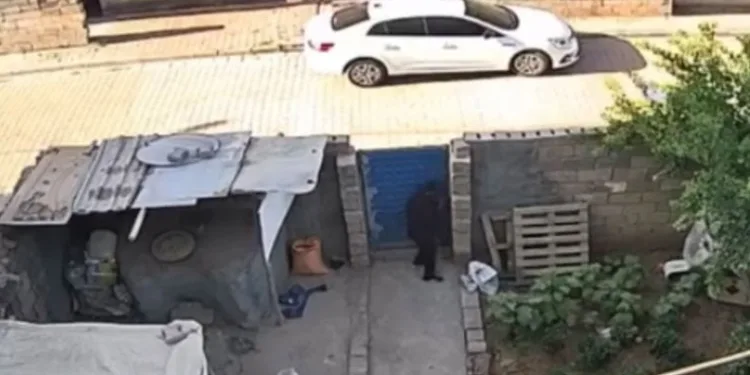 Mardin’de hırsız iki ayrı evden 5 bin lira çaldı