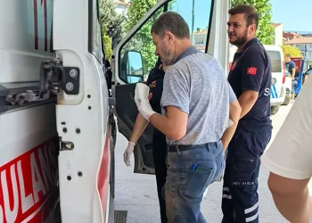 Bursa’da elini bıçkıya kaptıran adamın parmakları parçalandı
