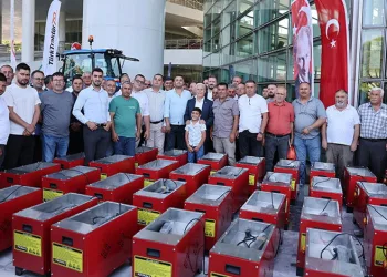 Büyükşehir’den kırsal mahallelere ekipman desteği