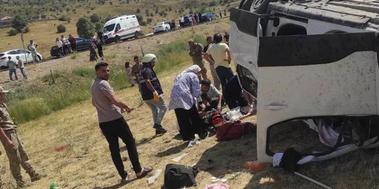 Bingöl’de feci kaza: 1 ölü, 6 yaralı