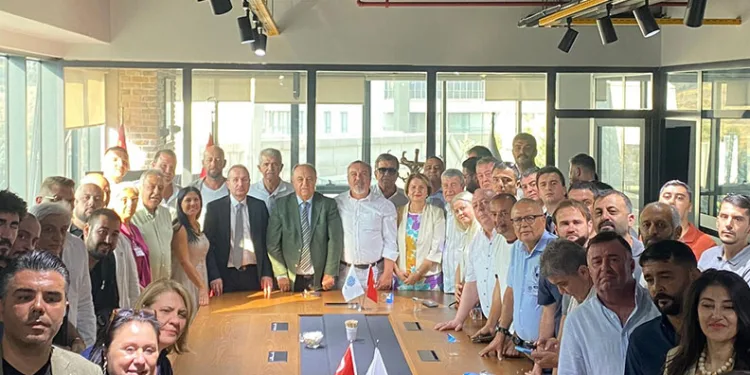 Memleket Partisi kapatıldı