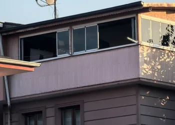 Bursa’da 3. kattan düşen çocuk ağır yaralandı
