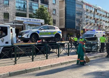 Bursa’da park uygulaması yapan polise otomobil çarptı