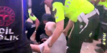 Otoyolda aracını ve eşini bırakıp ortadan kayboldu