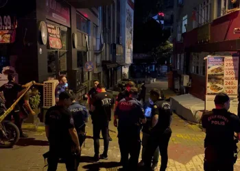 Bursa’da kavga eden şahıslar polislere bıçak çekti