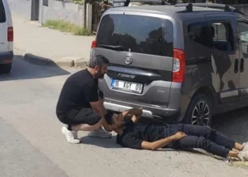 Bursa’da kamyonetle çarpışan motosiklet sürücüsü yaralandı