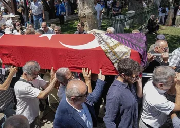 Eski CHP Milletvekili Lale Karabıyık son yolculuğuna uğurlandı