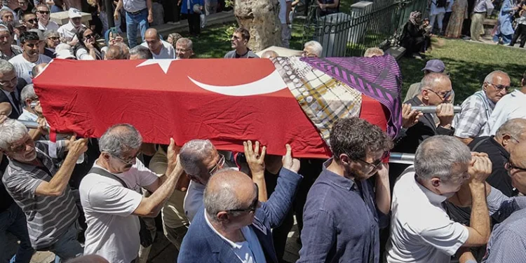 Eski CHP Milletvekili Lale Karabıyık son yolculuğuna uğurlandı