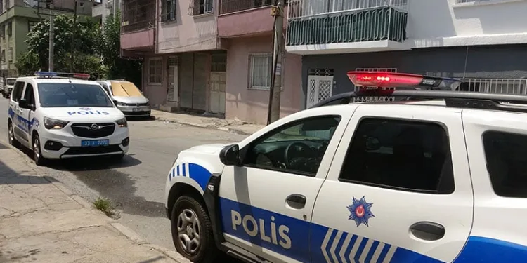 Mersin’de anne-kız tabanca ile vurularak öldürüldü
