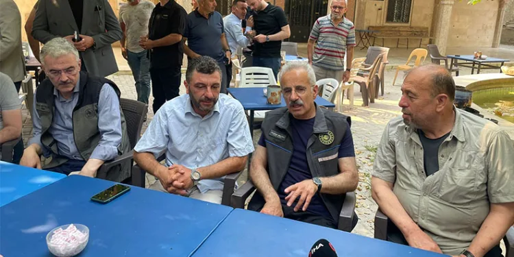 Bakan Uraloğlu, Karahıdır ve İğdir Mahallesi’ni ziyaret etti
